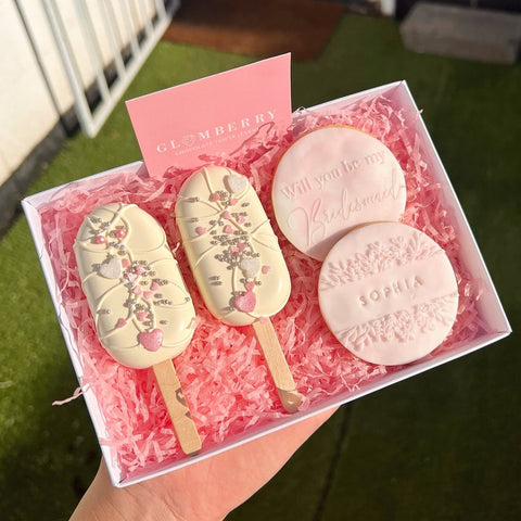 Mini Personalised Bridesmaid Proposal Cakesicle & Biscuit Treat Box